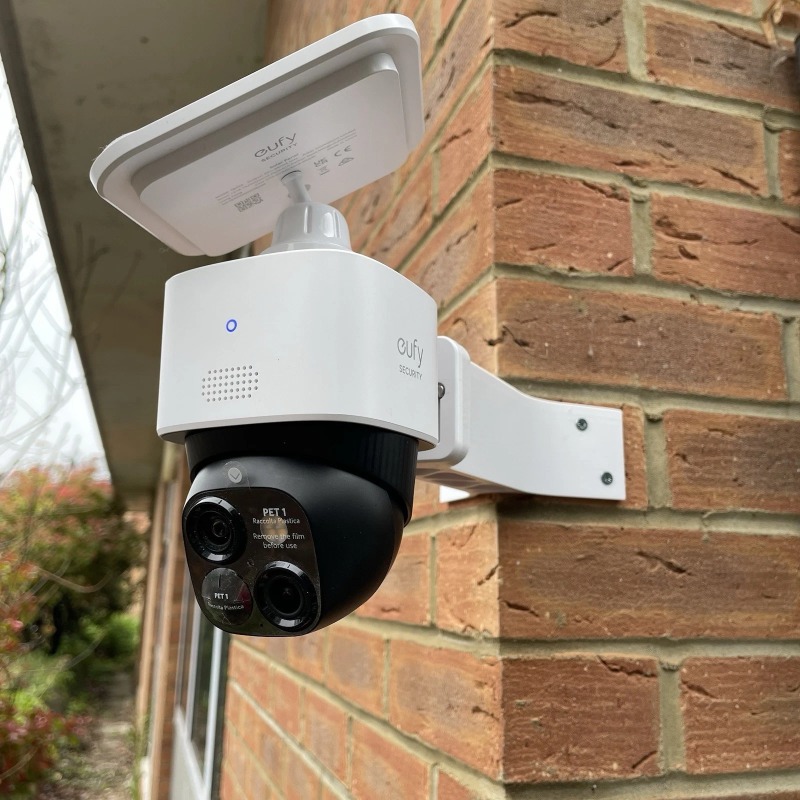 Support mural d'angle extérieu - Eufy Camera S340 avis et prix